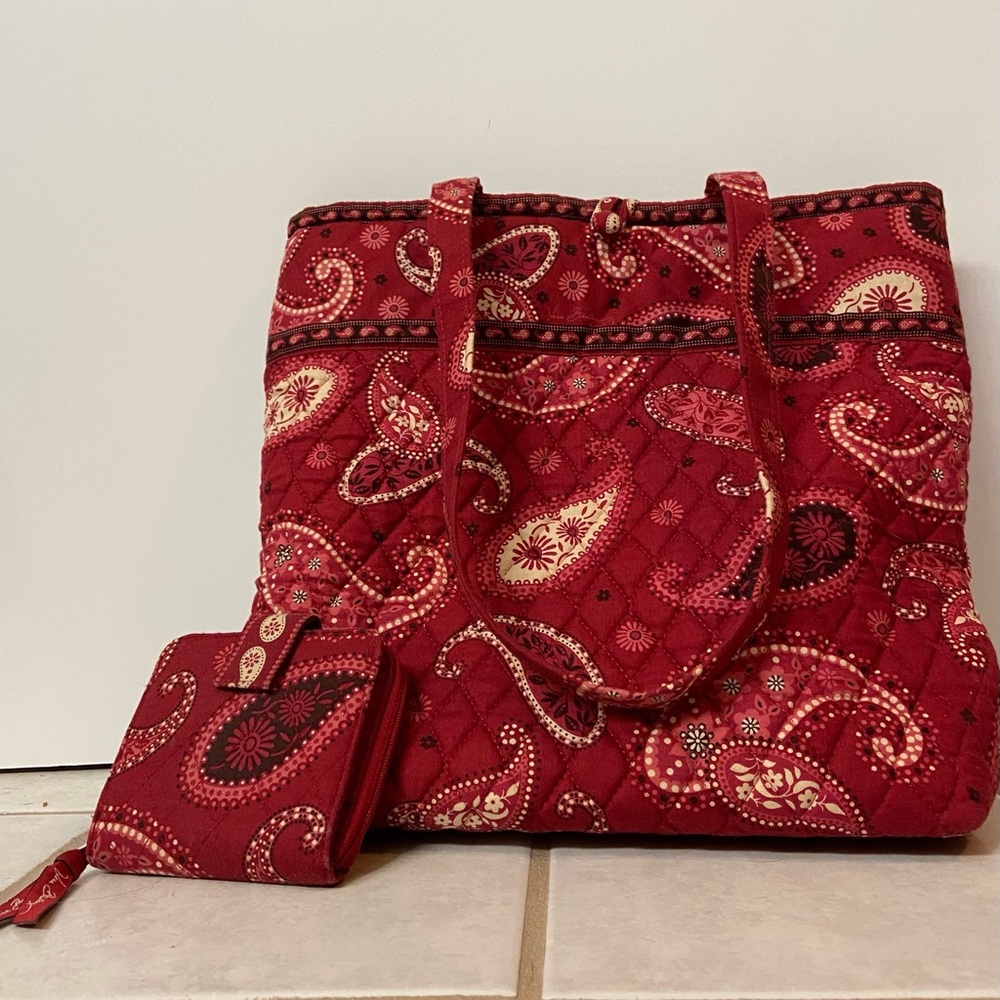 Beautiful tote and wallet from Vera Bradley.!